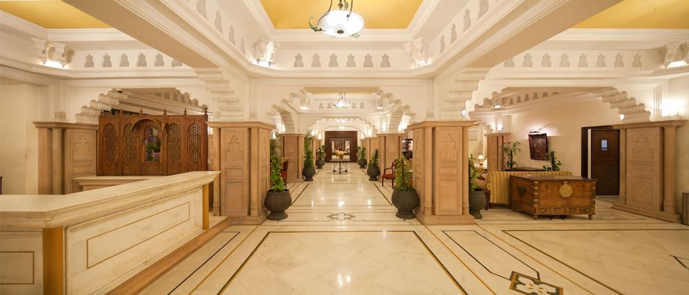 V Sarovar Portico Mi Road होटल Jaipur